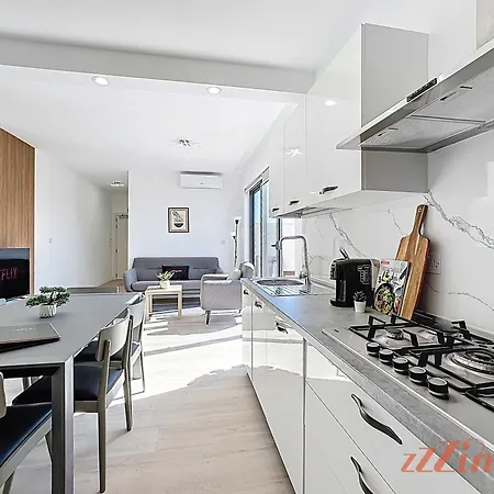 Mosta Couples Retreat - Sunny Rooftop 2br