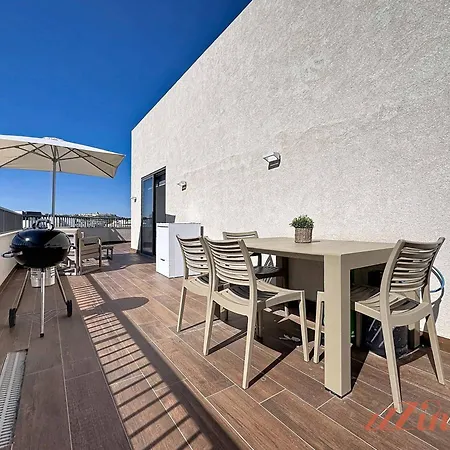 Apartman Mosta Couples Retreat - Sunny Rooftop 2br *