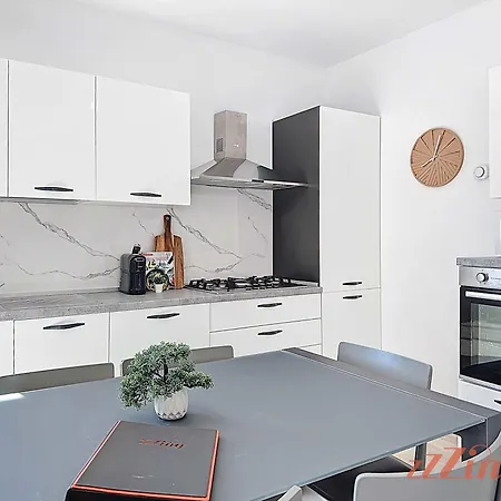 Apartman Mosta Couples Retreat - Sunny Rooftop 2br *